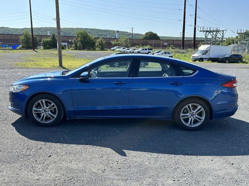 Used 2018 Ford Fusion SE w/ Fusion SE Technology Package FWD image 5