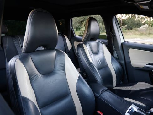 Used 2013 Volvo XC60 T6 image 16