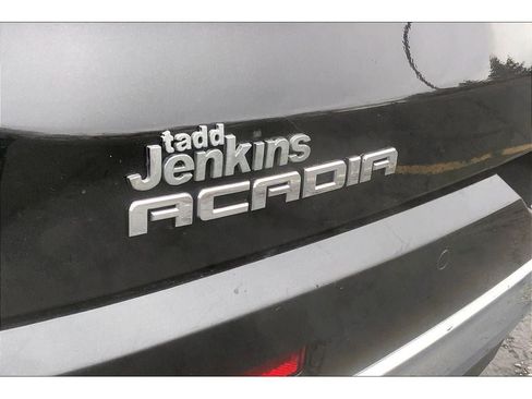 Used 2019 GMC Acadia Denali image 9