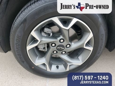 Used 2024 Chevrolet Trax LT w/ Driver Confidence Package image 2