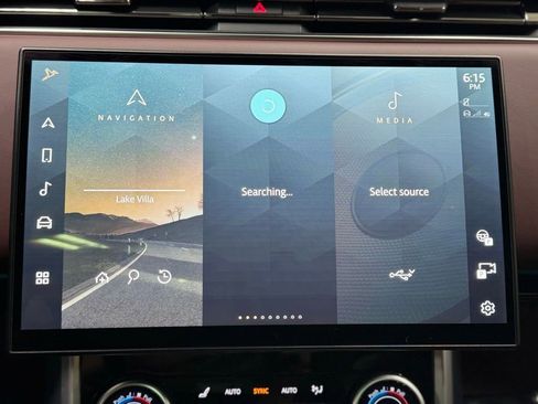 Used 2023 Land Rover Range Rover SE image 25