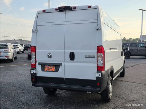 Used 2025 RAM ProMaster 2500 w/ Convenience Group FWD image 13