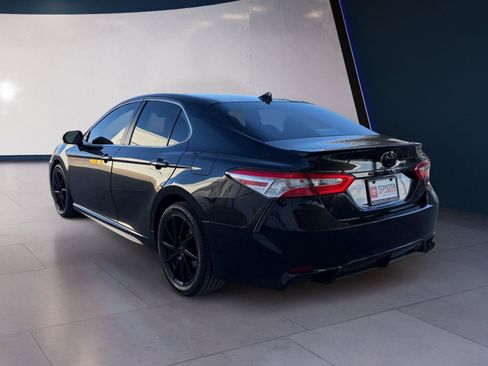 Used 2020 Toyota Camry SE image 3