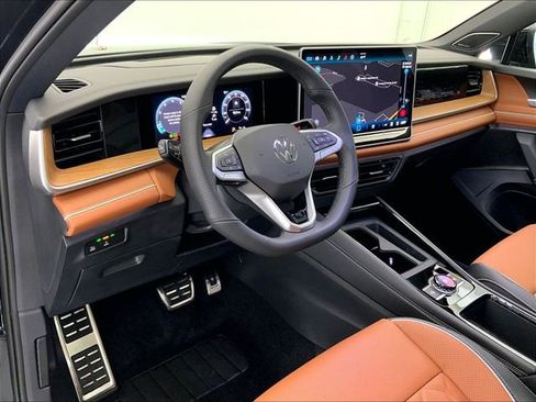 New 2026 Volkswagen Tiguan SEL R-Line AWD/4WD image 3