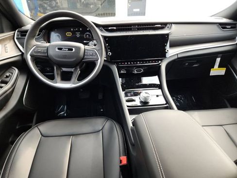 New 2026 Jeep Grand Cherokee L Limited AWD/4WD image 10