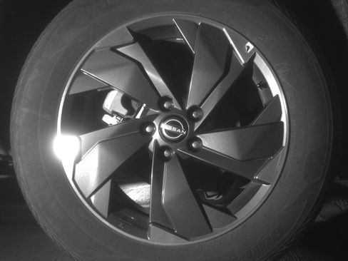 Used 2025 Nissan Rogue SV AWD/4WD image 15