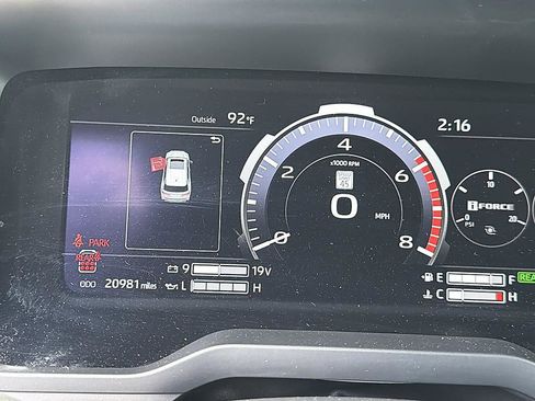 Used 2025 Toyota Sequoia SR5 AWD/4WD image 14