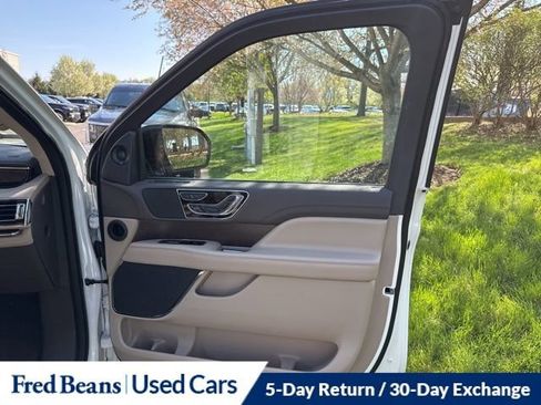 Certified 2023 Lincoln Navigator L Reserve AWD/4WD image 17