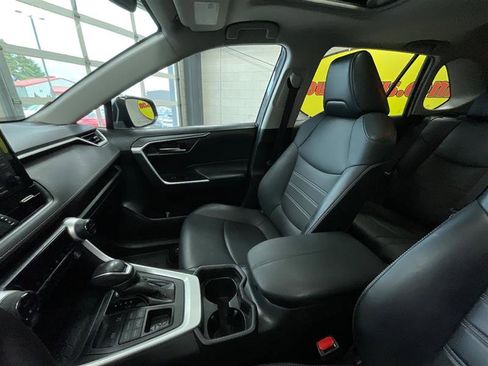 Used 2021 Toyota RAV4 XLE Premium AWD/4WD image 12