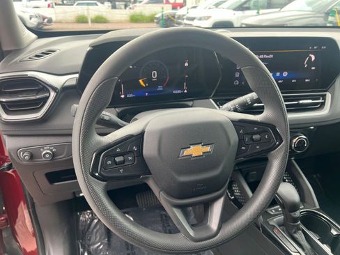 Used 2025 Chevrolet TrailBlazer LT image 28