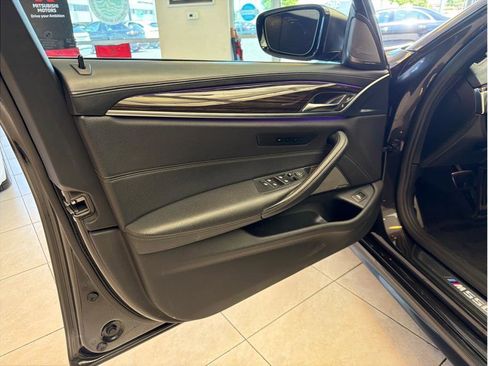 Used 2020 BMW M550i xDrive w/ Premium Package AWD/4WD image 9