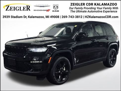 Certified 2023 Jeep Grand Cherokee Limited w/ Black Appearance Package image 1