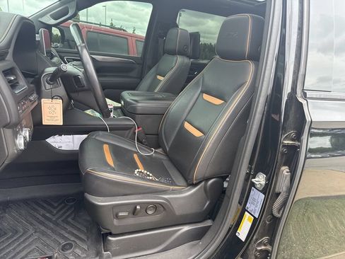 Used 2021 GMC Yukon AT4 w/ Rear Media and Nav Package AWD/4WD image 6