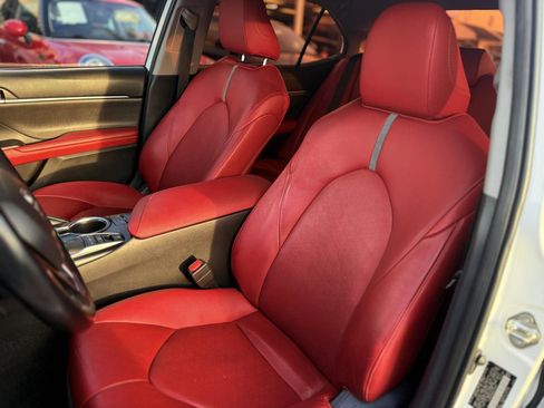 Used 2019 Toyota Camry XSE image 15