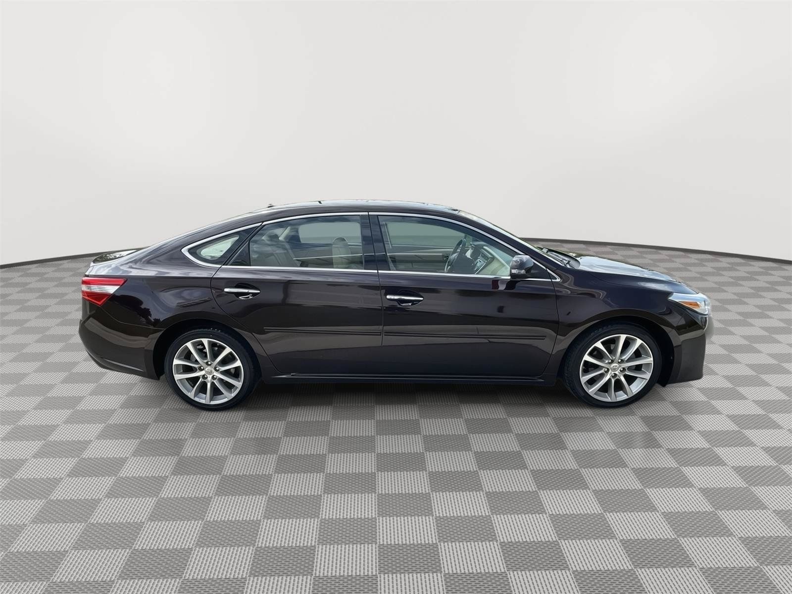 Used 2015 Toyota Avalon XLE Touring FWD image 16