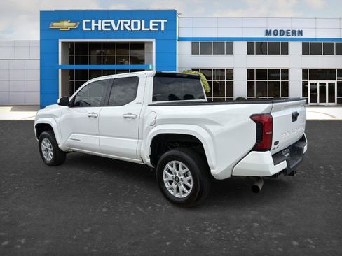 Used 2024 Toyota Tacoma SR5 AWD/4WD image 3