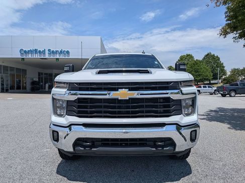 Used 2025 Chevrolet Silverado 2500 LT w/ Convenience Package AWD/4WD image 3