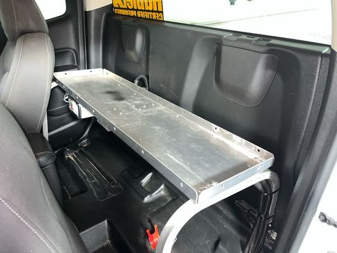 Used 2022 Chevrolet Colorado LT w/ Fleet Safety Package RWD image 27