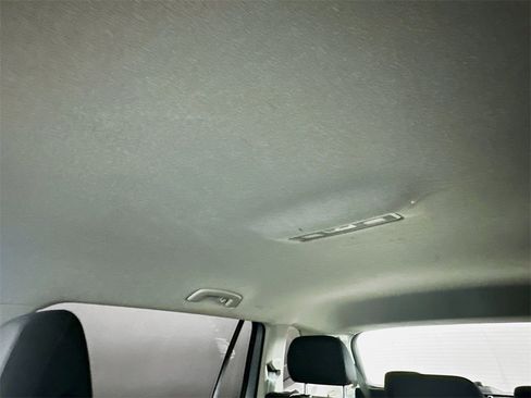 Used 2021 Volkswagen Tiguan S image 21