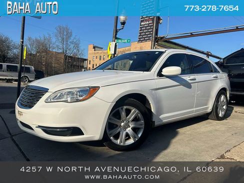 Used 2013 Chrysler 200 Touring FWD image 1