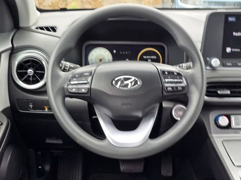 Used 2023 Hyundai Kona SE FWD image 16