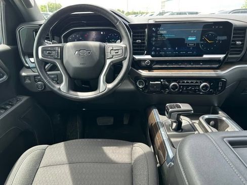 Used 2022 Chevrolet Silverado 1500 RST w/ Max Trailering Package AWD/4WD image 9