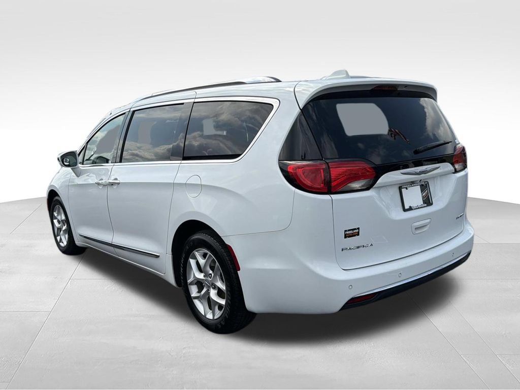 Used 2020 Chrysler Pacifica Limited FWD image 5