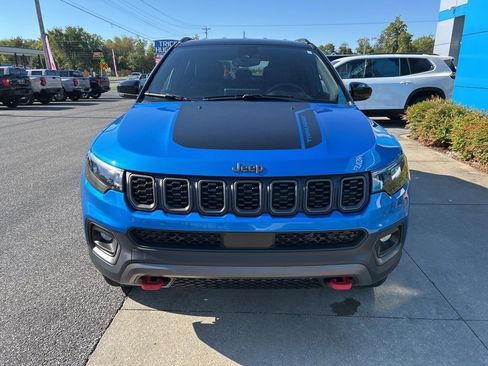 Used 2024 Jeep Compass Trailhawk w/ Trailhawk Convenience Group image 3