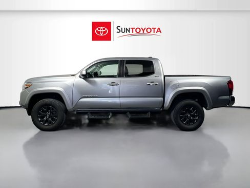 Used 2023 Toyota Tacoma SR5 RWD image 7