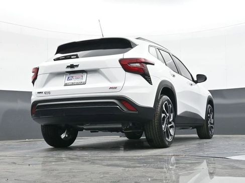 New 2026 Chevrolet Trax RS w/ Sunroof Package FWD image 45