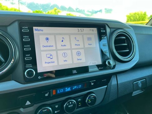 Used 2021 Toyota Tacoma TRD Sport w/ TRD Premium Sport Package AWD/4WD image 33