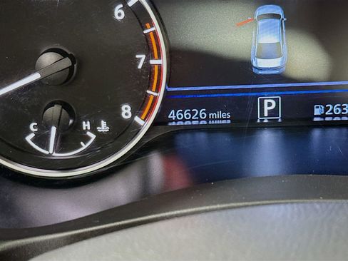 Used 2024 Nissan Altima 2.5 SR FWD image 13