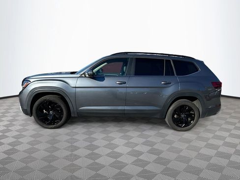 Used 2023 Volkswagen Atlas SE w/ Black Wheel Package image 5