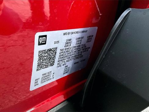 New 2026 Chevrolet Trax LT w/ Sunroof Package image 13