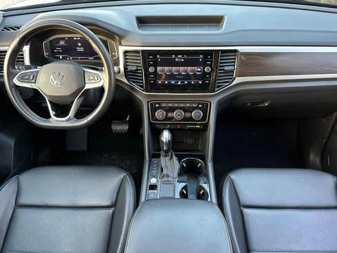 Certified 2022 Volkswagen Atlas SE image 13
