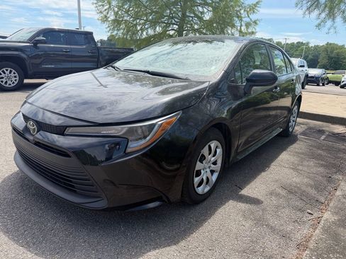 Used 2023 Toyota Corolla LE FWD image 1