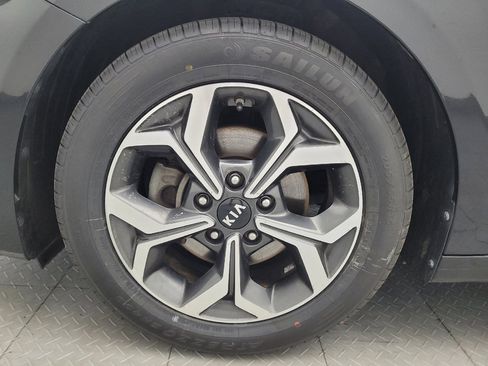 Used 2020 Kia Forte LXS FWD image 31
