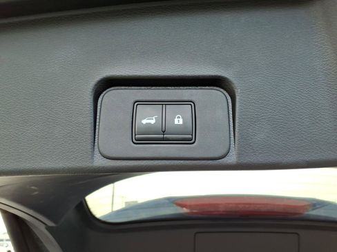 Used 2021 Nissan Rogue SV w/ Premium Package image 26