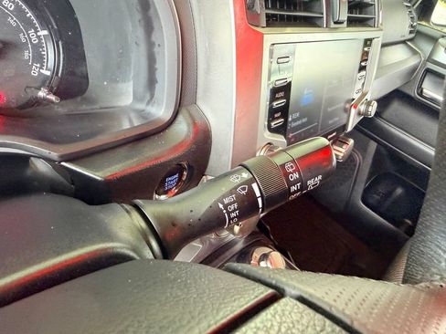 Used 2021 Toyota 4Runner SR5 AWD/4WD image 22
