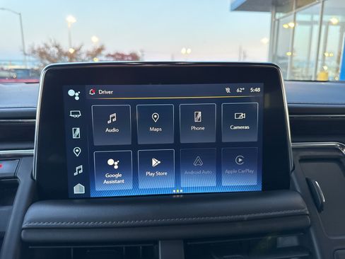 Used 2022 Chevrolet Suburban Z71 image 23