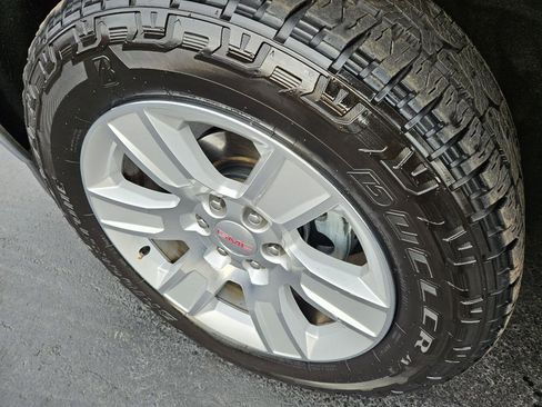 Used 2018 GMC Sierra 1500 SLE w/ SLE Value Package image 11