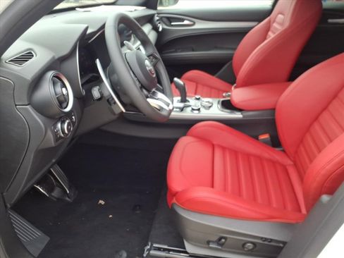 New 2025 Alfa Romeo Stelvio Sprint w/ Convenience Package image 14