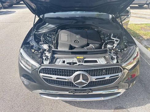 Used 2024 Mercedes-Benz GLC 300 4MATIC image 32