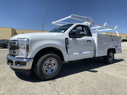 New 2025 Ford F350 XL w/ XL Chrome Package RWD image 27