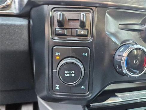 Used 2025 Ford F250 Lariat w/ Chrome Package image 18