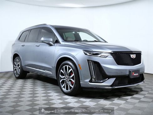 Used 2022 Cadillac XT6 Sport image 1