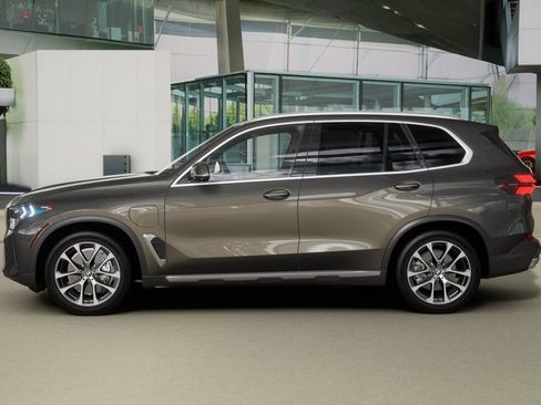 Used 2026 BMW X5 xDrive50e AWD/4WD image 41