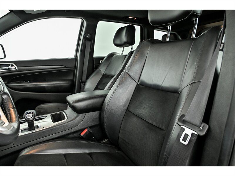 Used 2015 Jeep Grand Cherokee Altitude AWD/4WD image 16