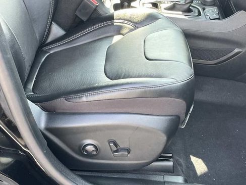 Used 2023 Jeep Cherokee Altitude Lux AWD/4WD image 26