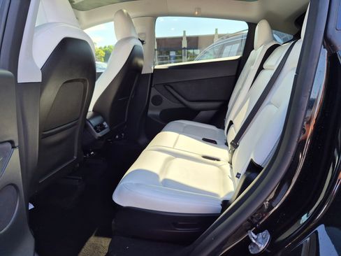 Used 2025 Tesla Model Y Long Range AWD/4WD image 26